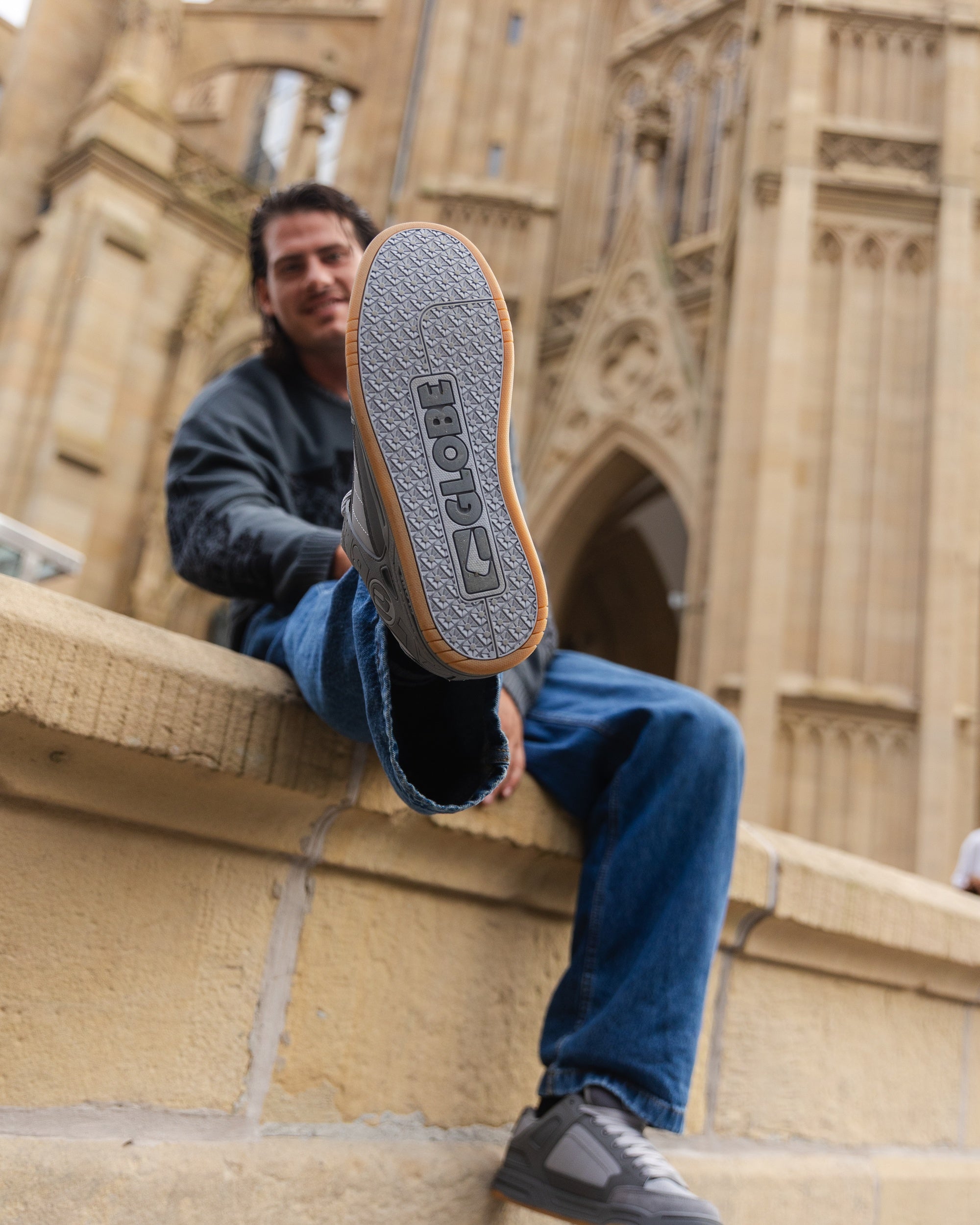 globe-tilt-scarpe-skate-smoke image 5