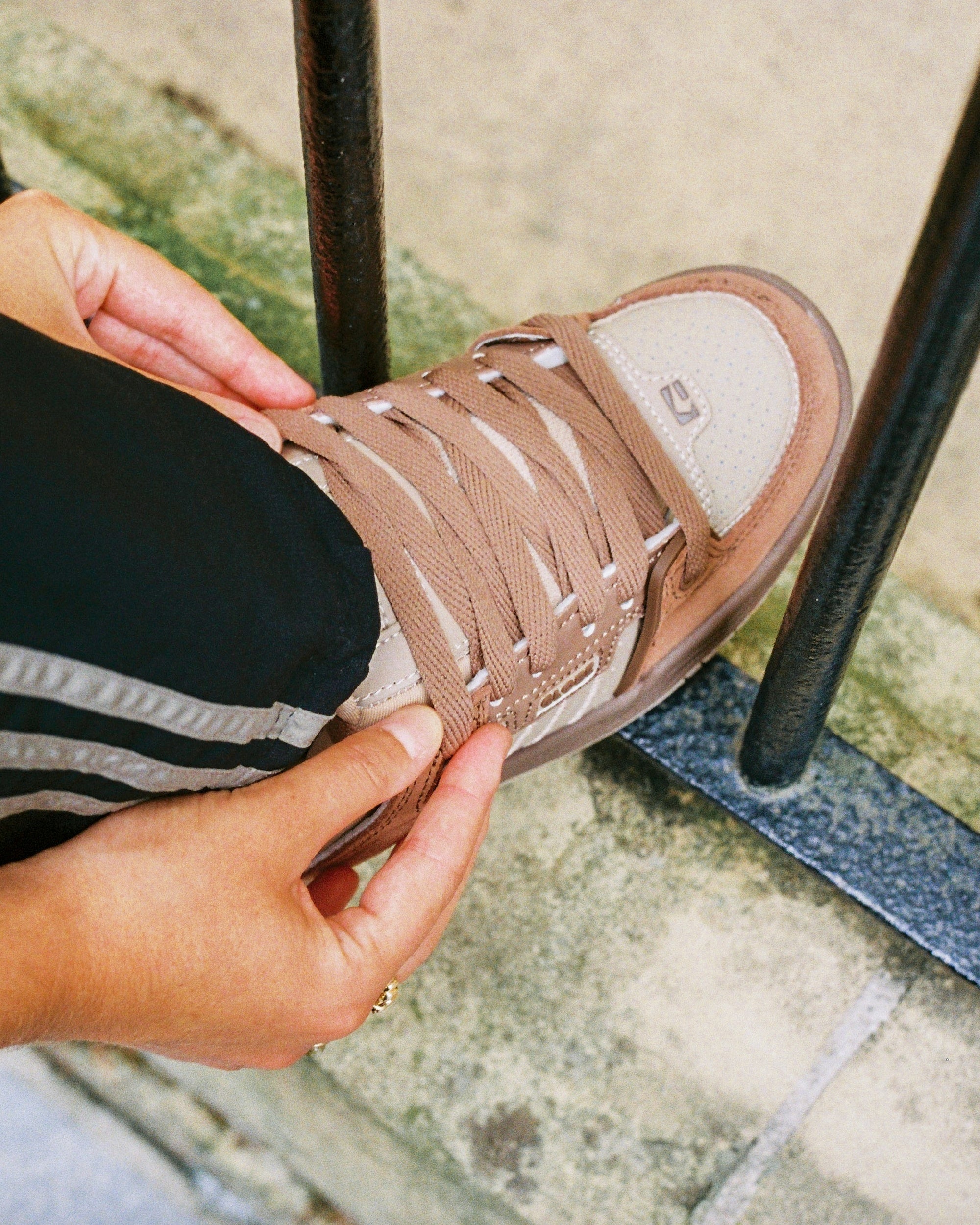 globe-fusion-walnut-scarpe-skate-chunky-anni-90 image 2