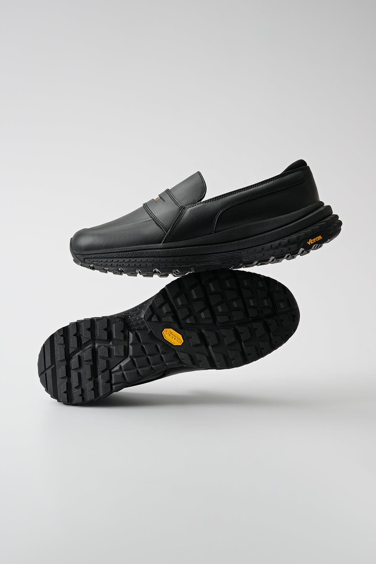 globe-liaizon-vibram-scarpe-lifestyle-black image 6