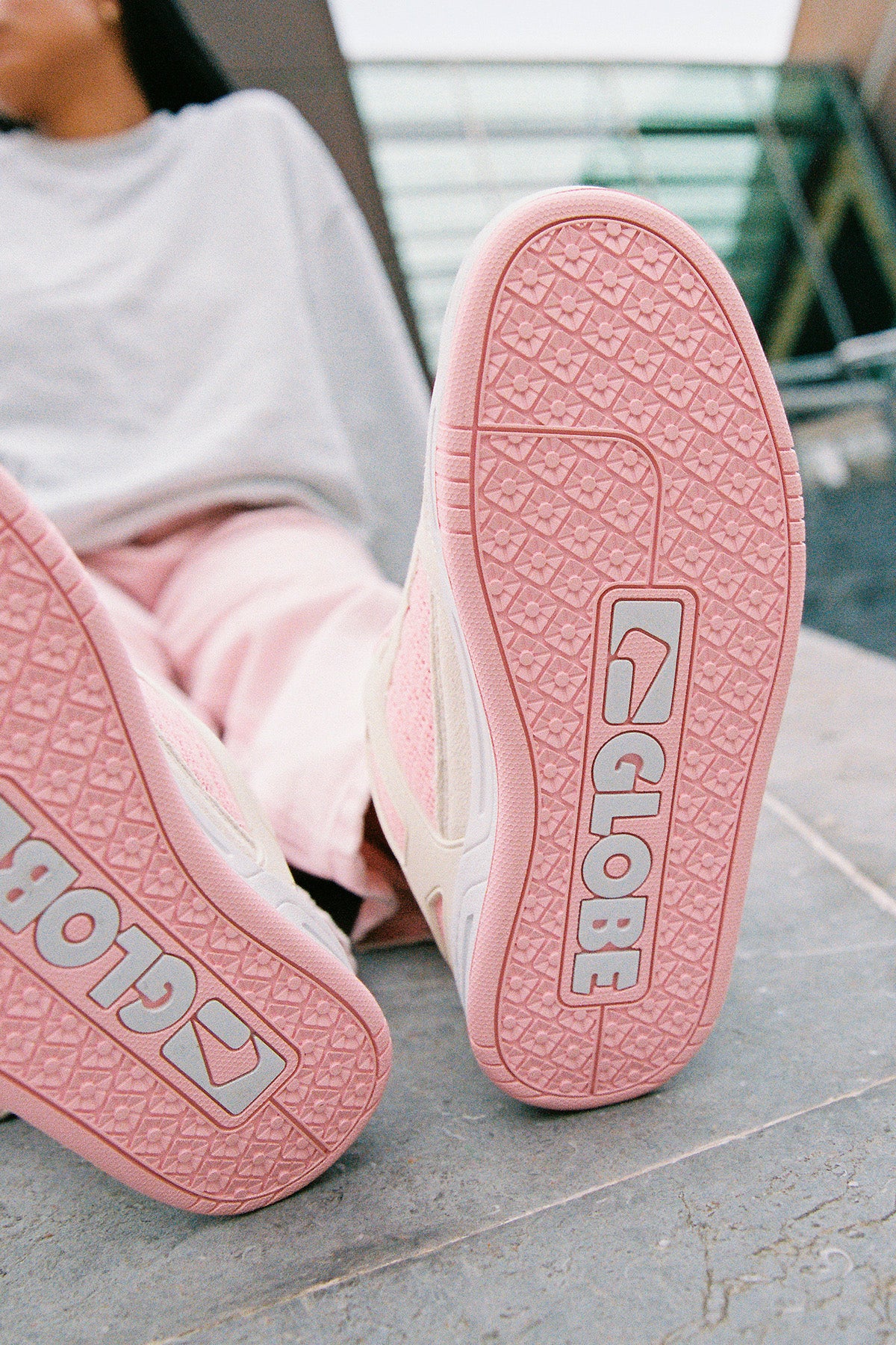 globe-tilt-scarpe-skate-antique-white-pink image 6