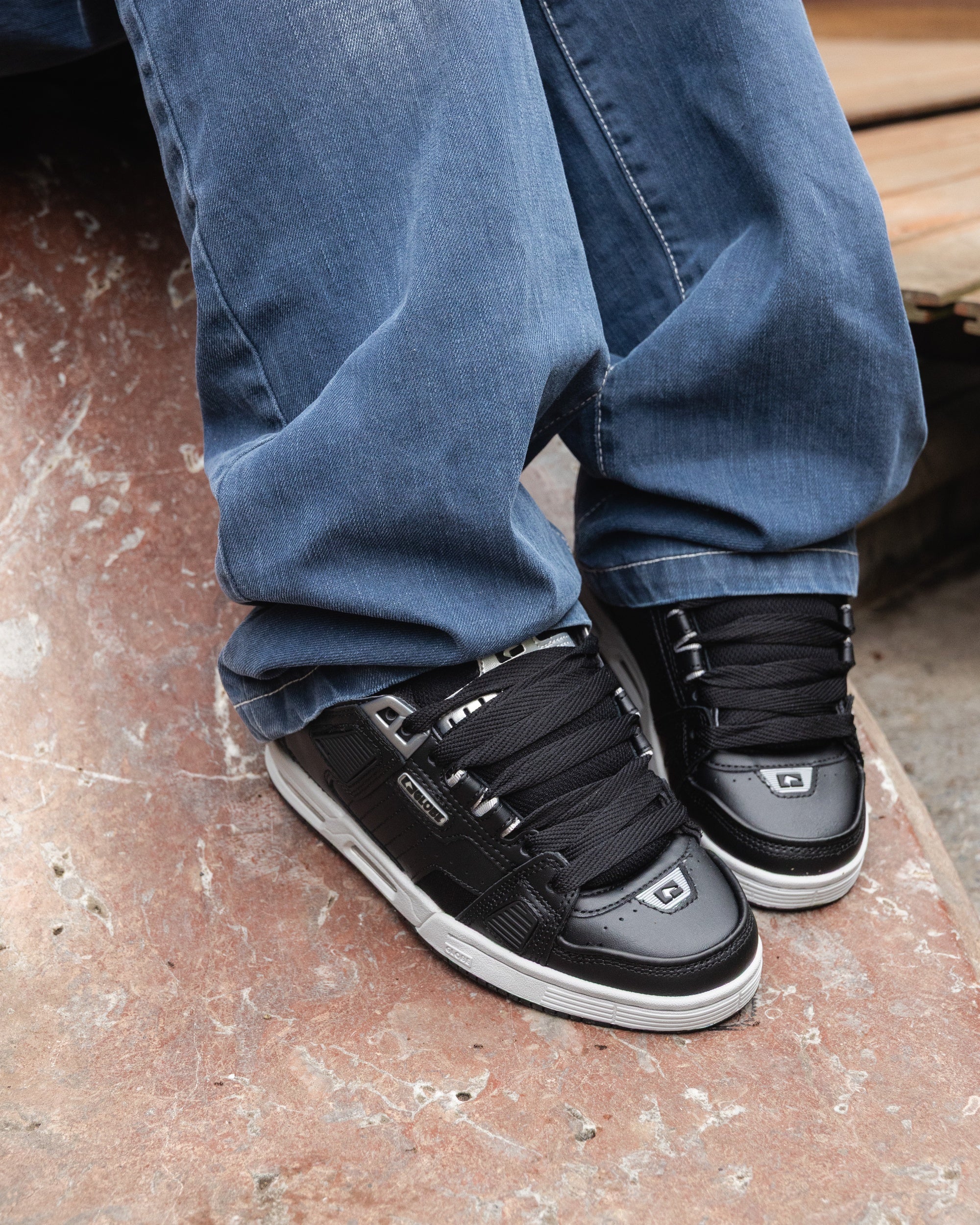globe-sabre-scarpe-heritage-skate-black-silver image 6
