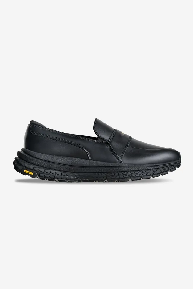 globe-liaizon-vibram-scarpe-lifestyle-black image 1