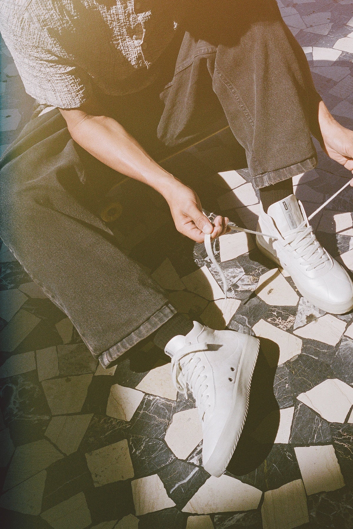 globe-melbek-high-scarpe-skate-white-pearlized-montano image 3