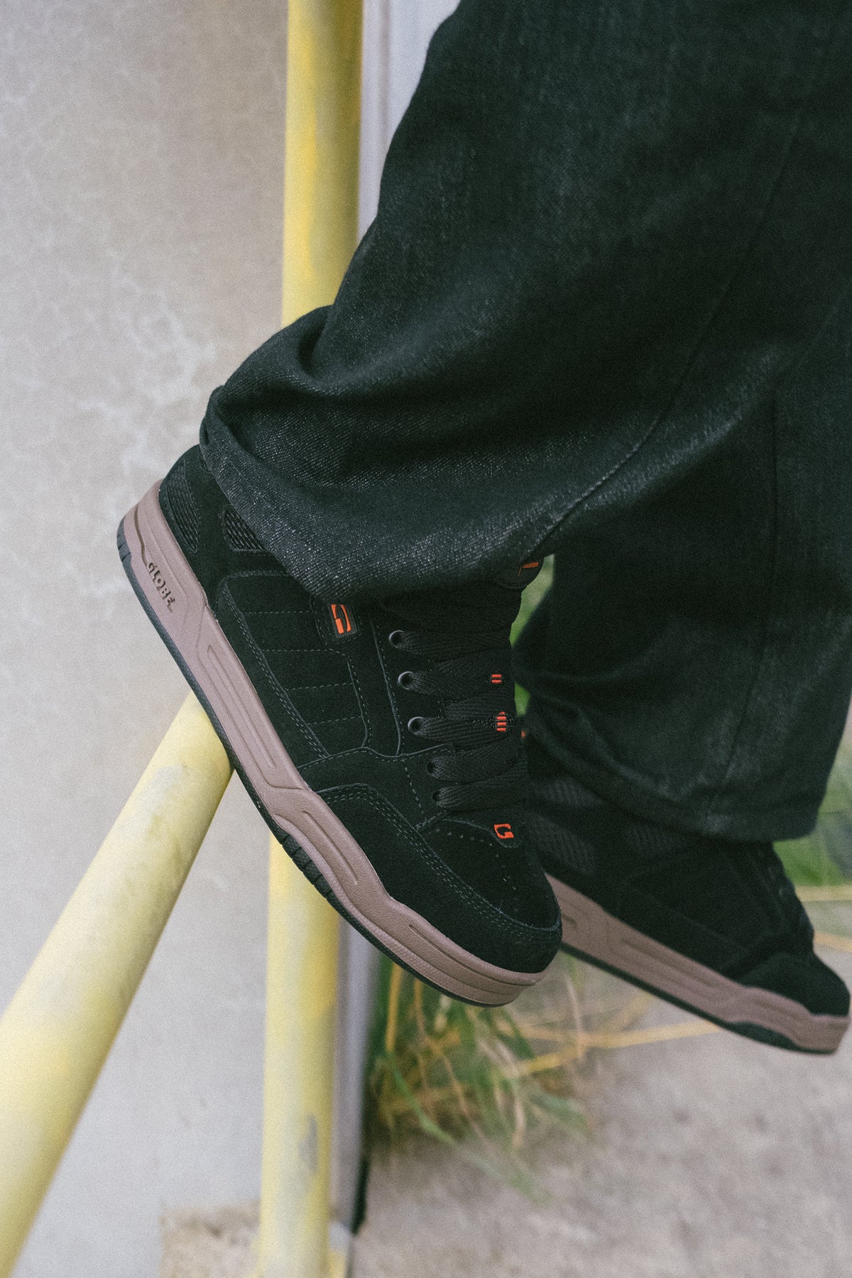 globe-tilt-prime-scarpe-skate-in-black-gum image 6
