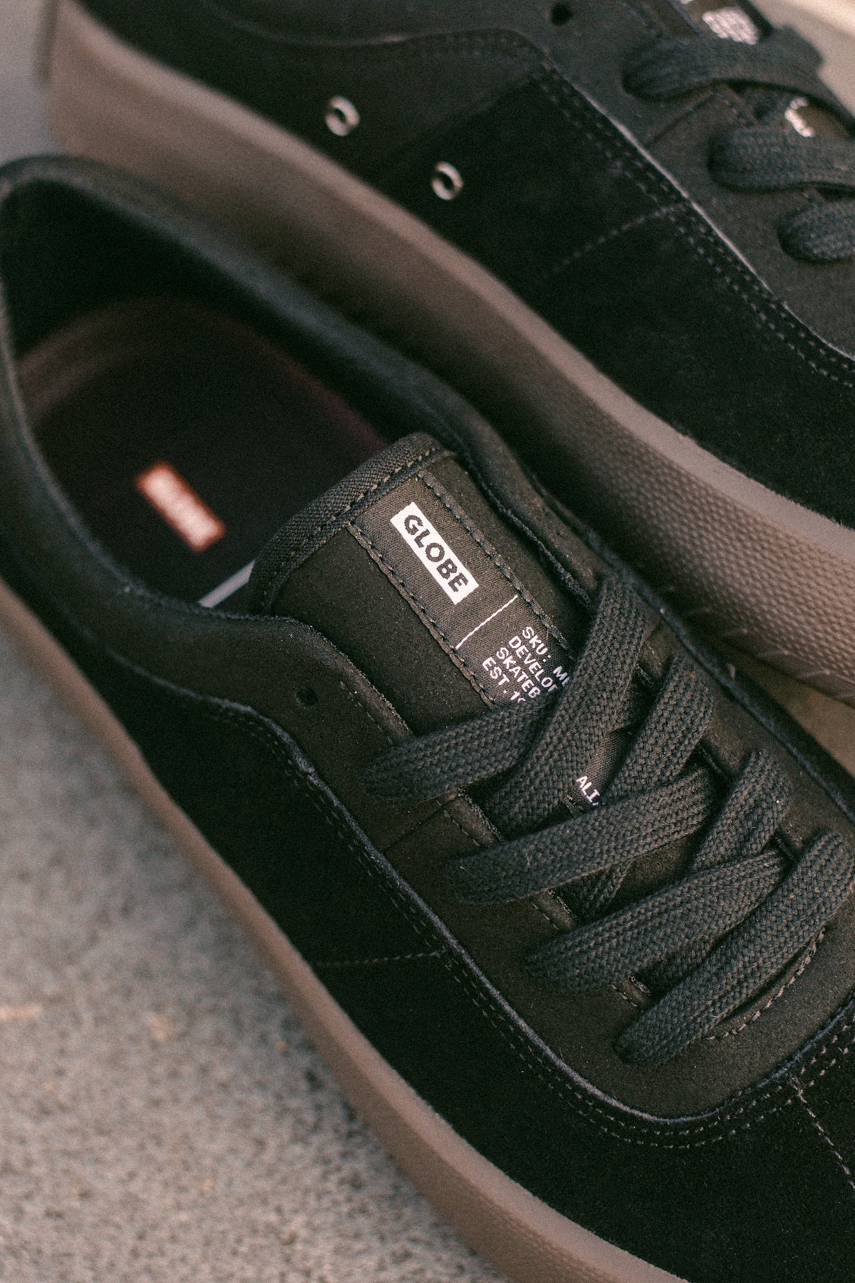 globe-melbek-scarpe-skate-low-black-gum image 8