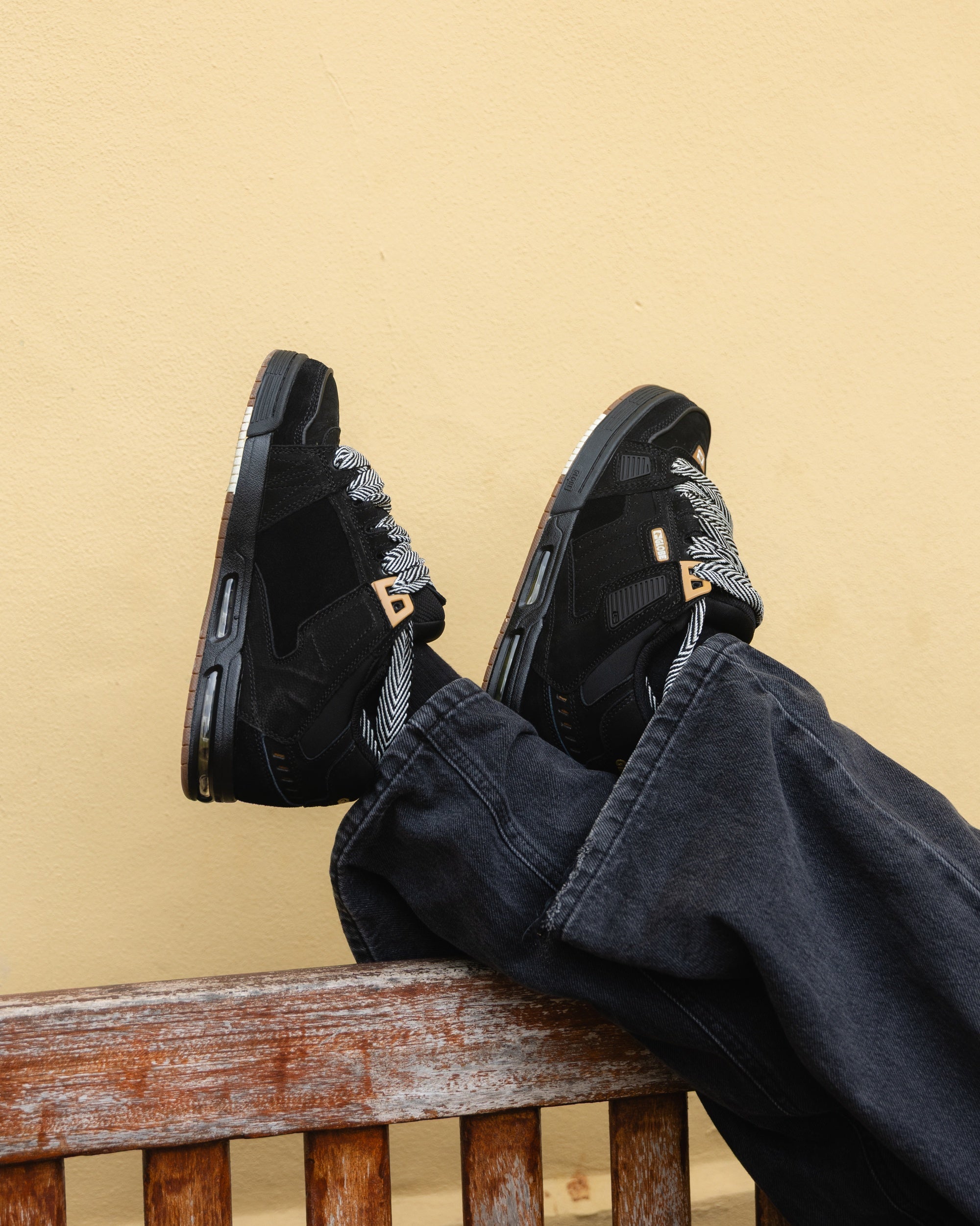 globe-sabre-black-prm-scarpe-skate-heritage image 2