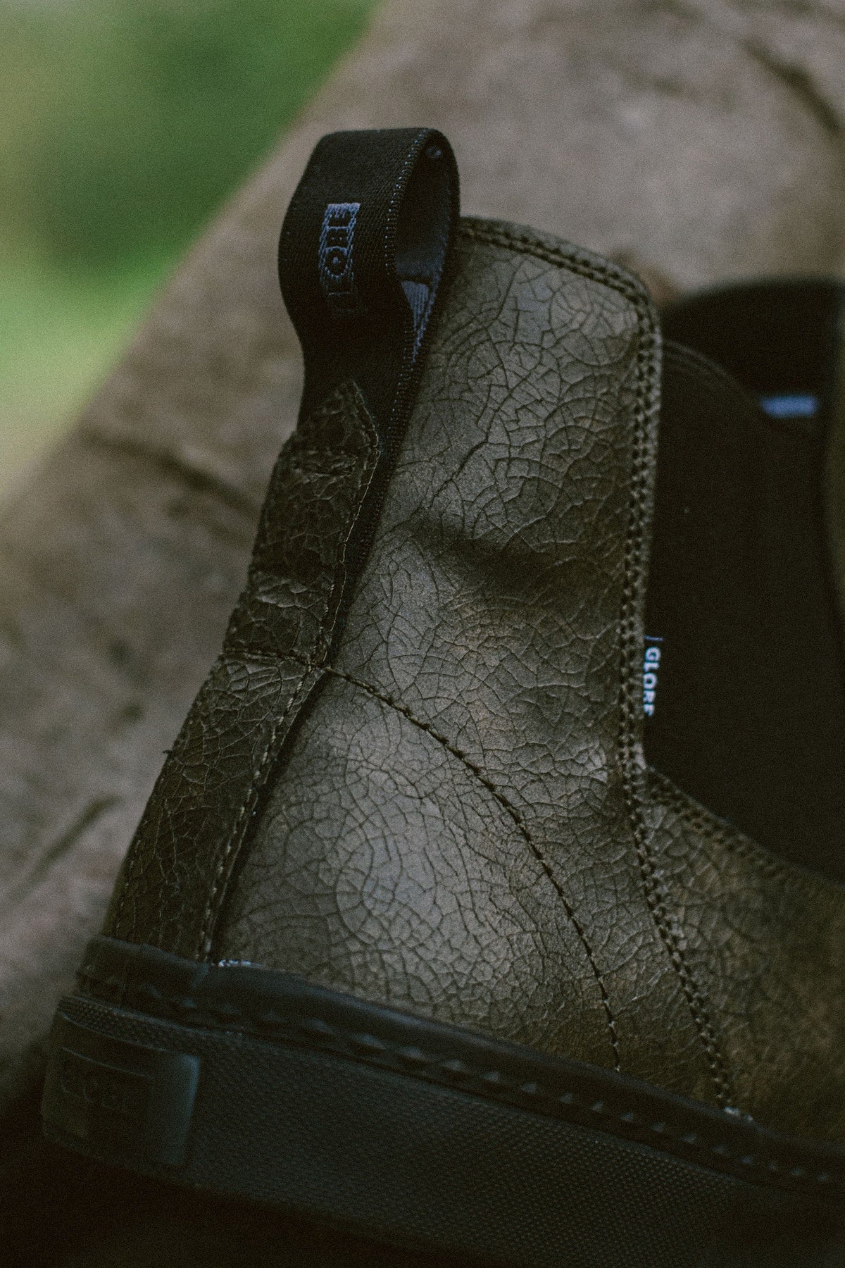 globe-dover-ii-stivaletto-chelsea-skate-distressed-leather image 3