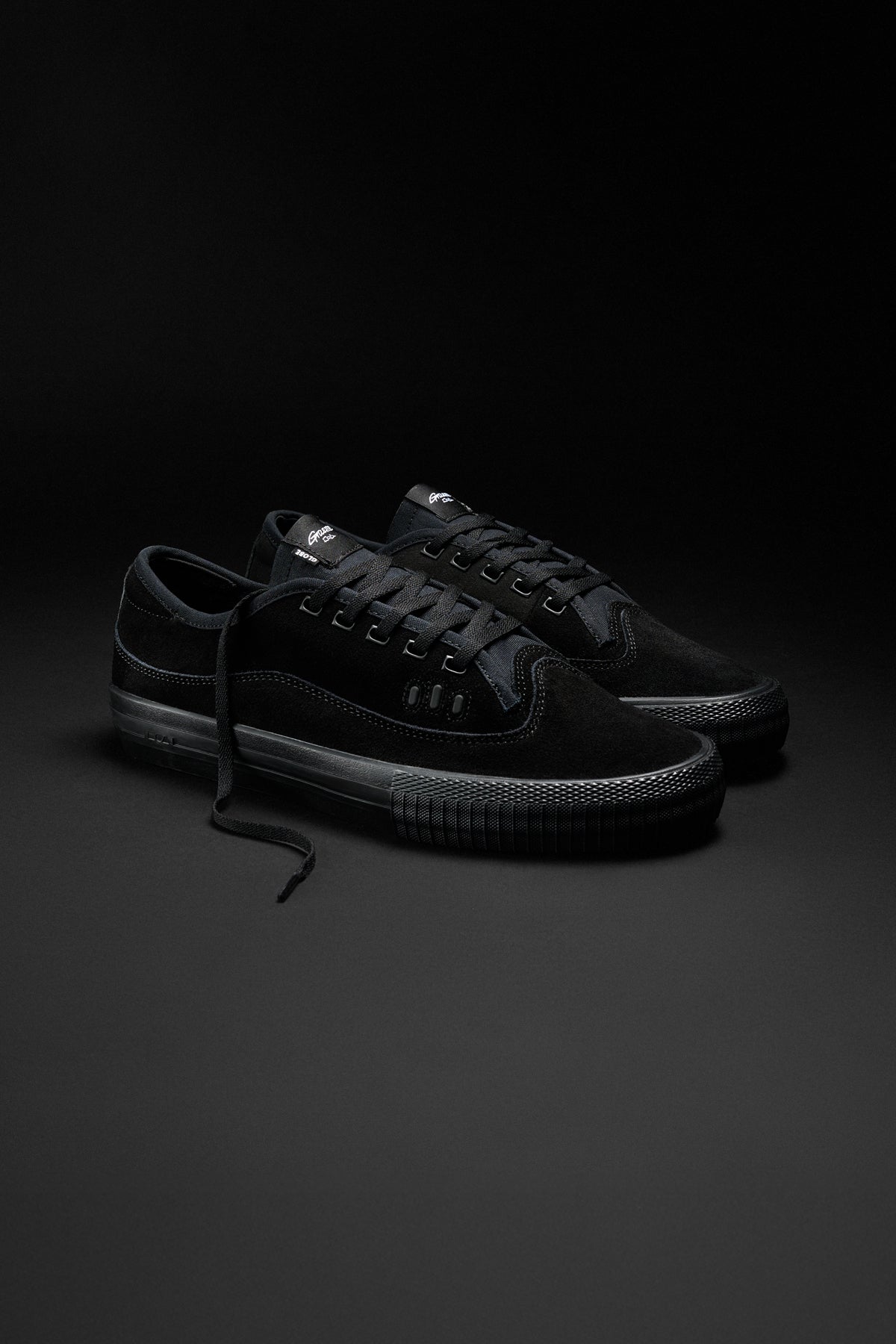globe-gillette-scarpe-pro-da-skate-black-suede-black image 3