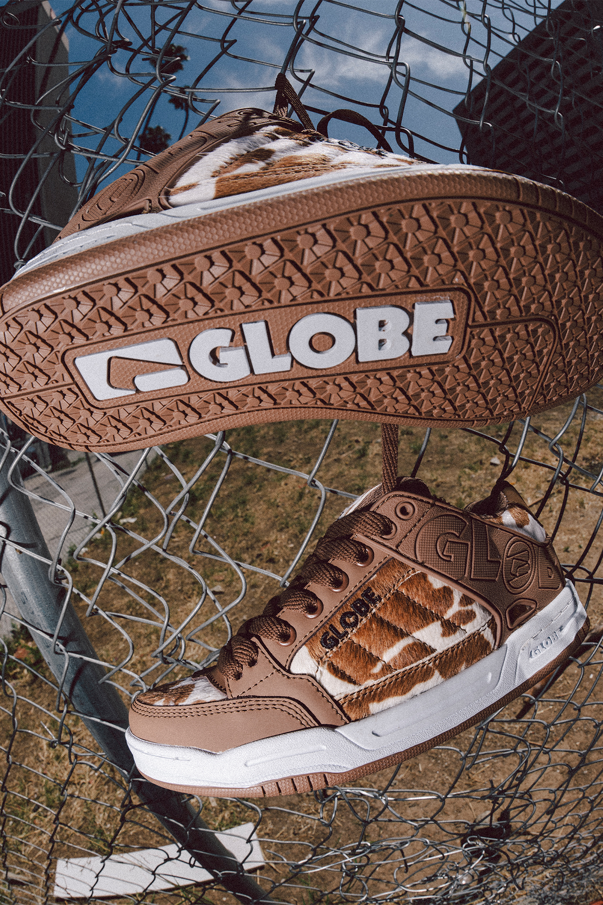 globe-tilt-scarpe-skate-brown-white-cow image 5