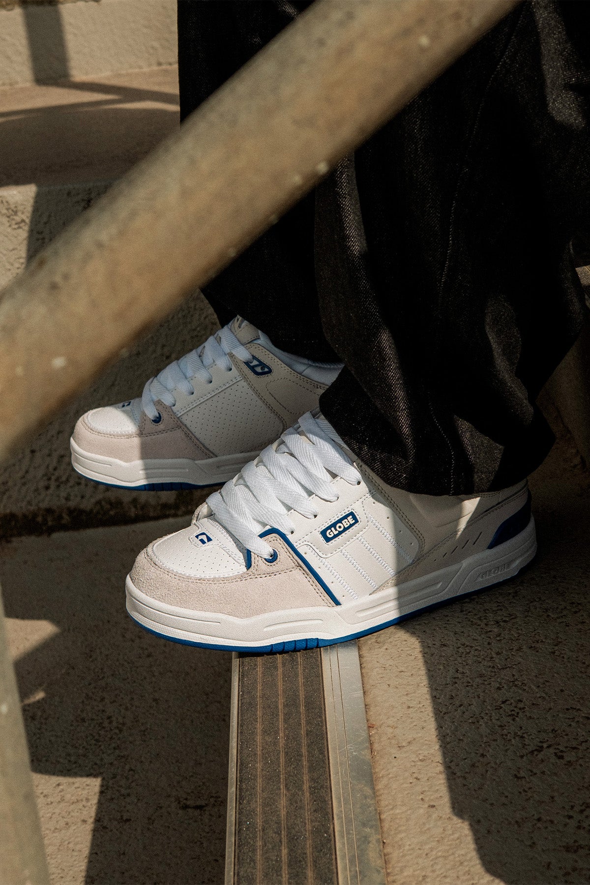 globe-fusion-blue-white-scarpe-skate-imbottite image 4