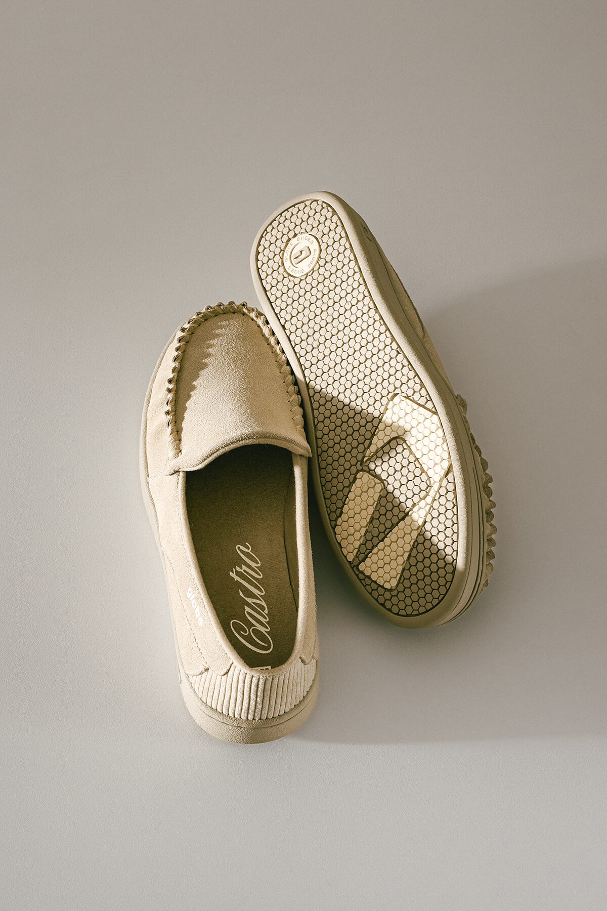 globe-castro-loafer-skate-in-granite image 7
