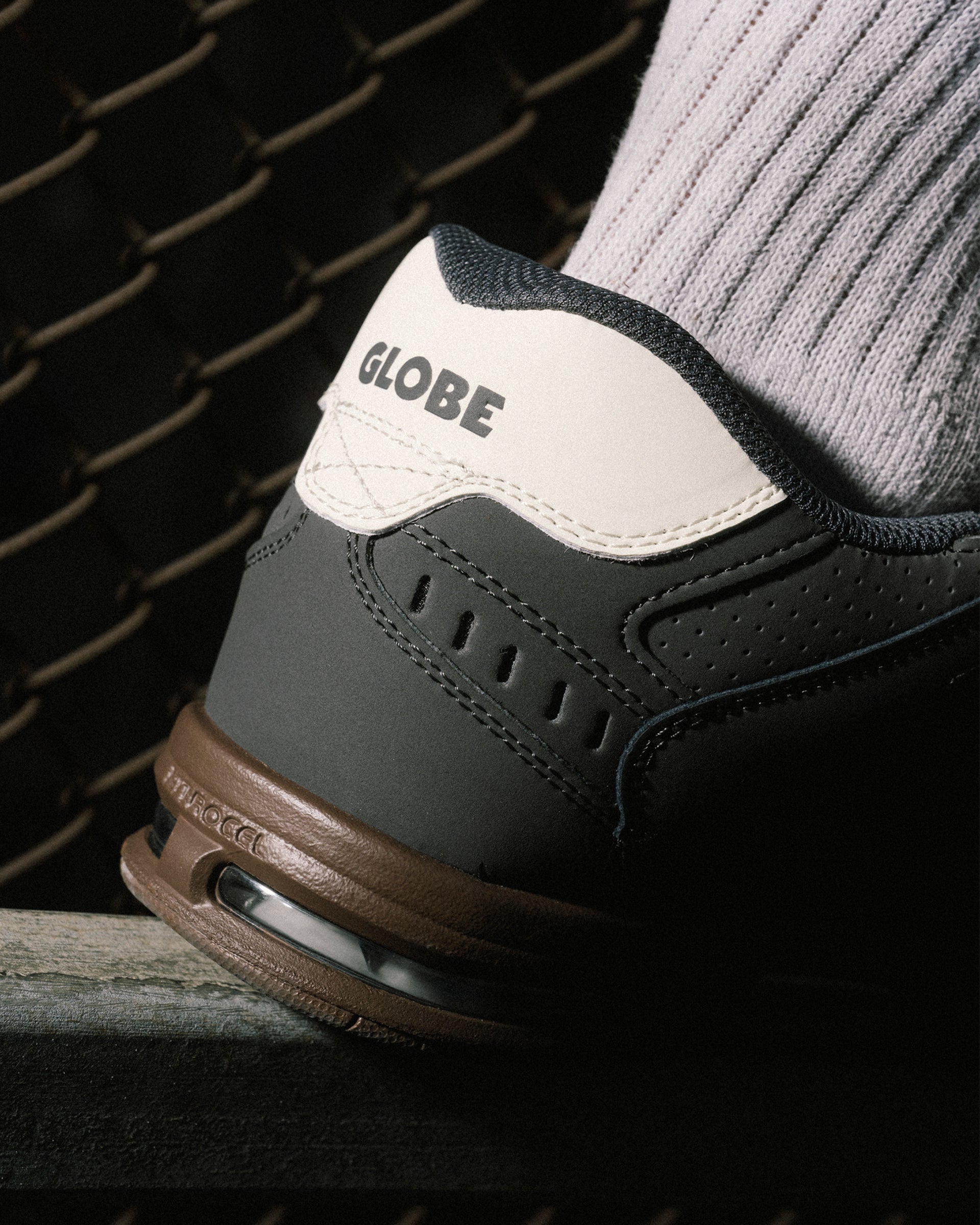 globe-sabre-scarpe-skate-lead-gum image 5