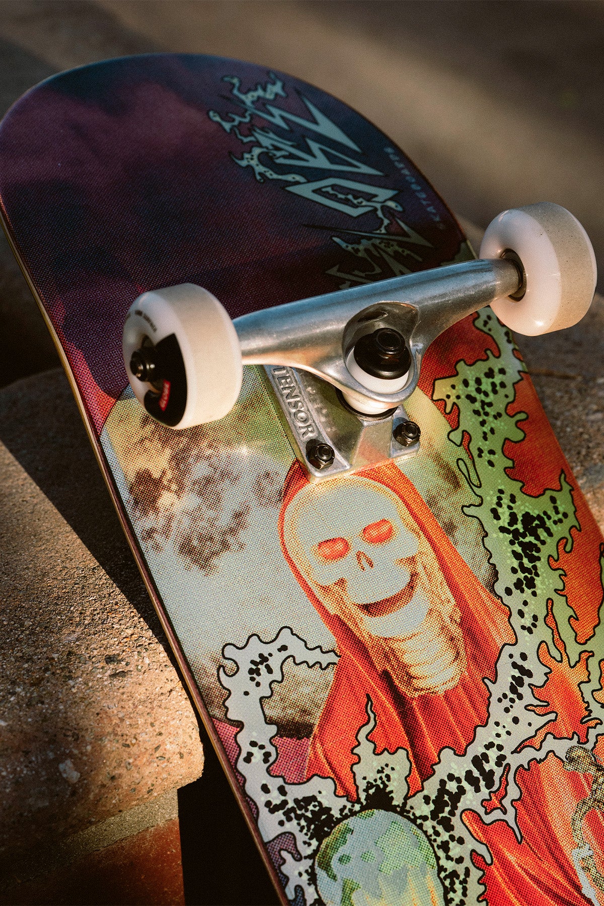 globe-g1-downtown-doom-tavola-skate-deck-8-0-silver-red image 2