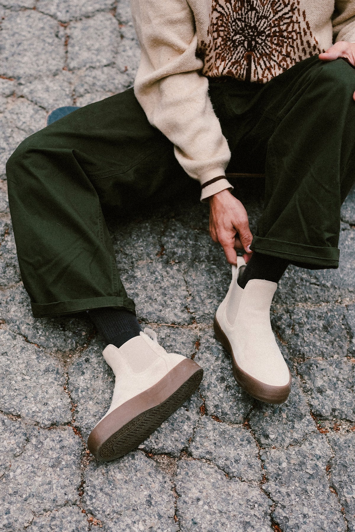 globe-dover-ii-safari-crepe-scarpe-slip-on-lifestyle image 2