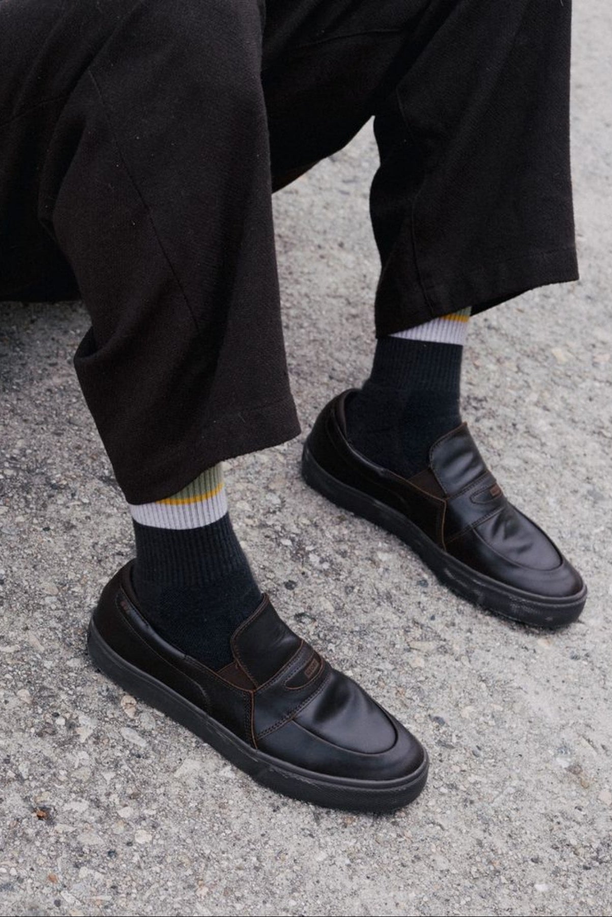 globe-liaizon-scarpe-slip-on-dark-brown image 2