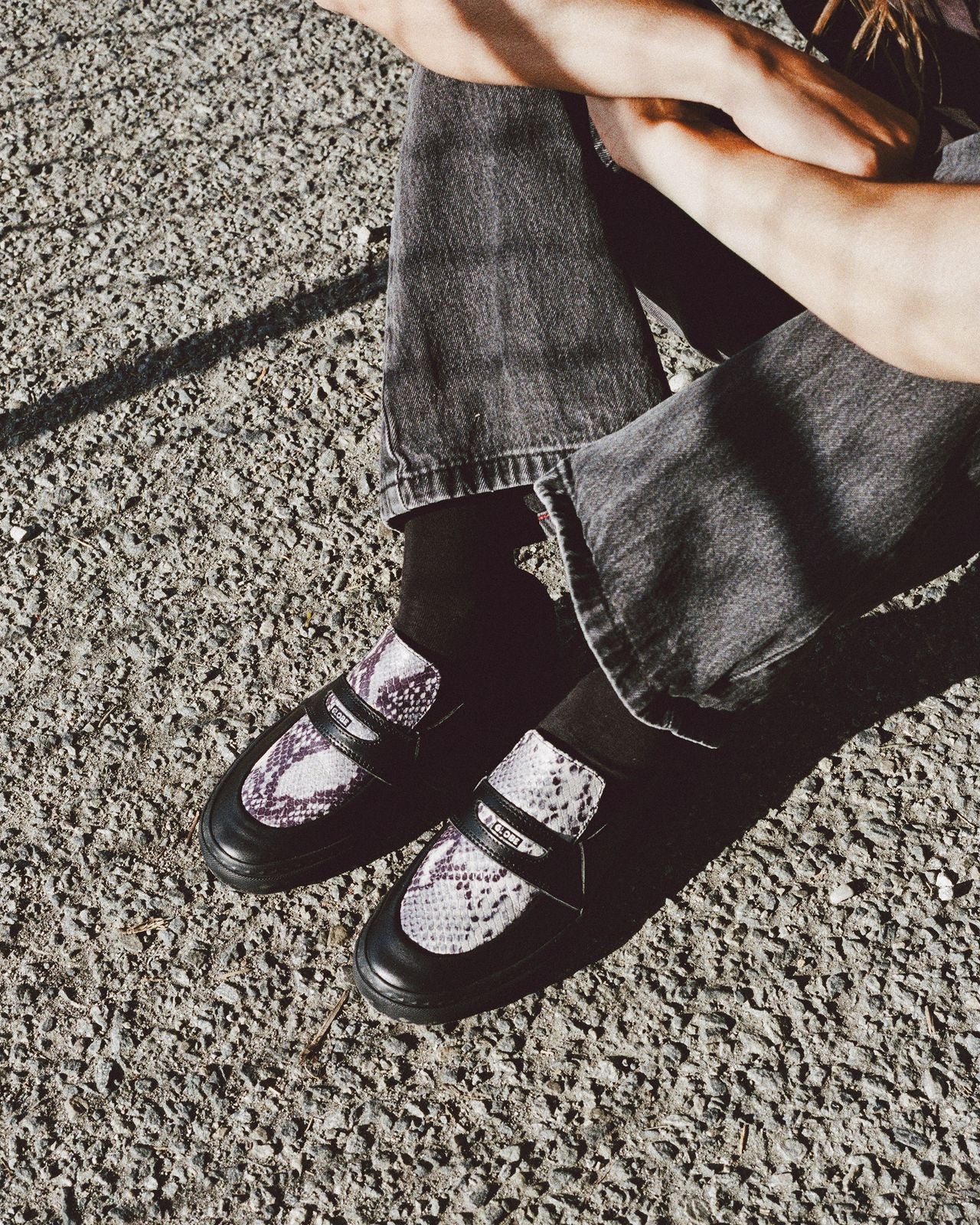 globe-liaizon-scarpe-slip-on-wasted-talent-black-snake image 3